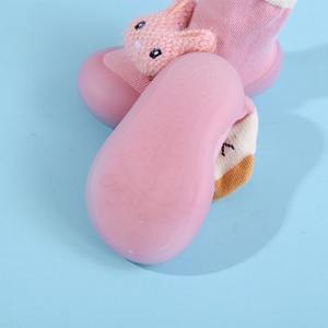 รองเท้าพื้นนิ่มใส่ในบ้านสำหรับทารกและเด็กวัยหัดเดินถุงเท้ากระต่ายน่ารักดีไซน์กันลื่นสำหรับเด็กผู้หญิงฤดูใบไม้ร่วงและฤดูหนาว - Product Image 5