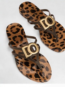 High-quality Men's and Women's <b>Slippers</b> Casual Shoes Anti-slip <b>Flip</b> <b>Flops</b> Flat <b>Slippers</b> Trendy Men Women <b>Slippers</b> Beach sandals - Product Image 2