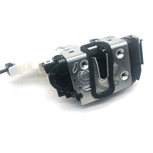 Mercedes-Benz ล็อคประตู W204 E350M W218 W212ด้านหลังขวาเซ็นทรัลล็อค4ขา4-A2047301435 - Product Image 2
