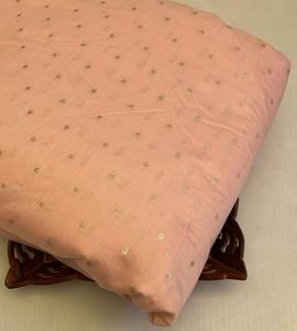 Tissu en soie Chanderi tendance, léger, doux, de qualité supérieure, parfait pour les saris de créateurs, les vêtements ethniques et les tenues de soirée - Product Image 2