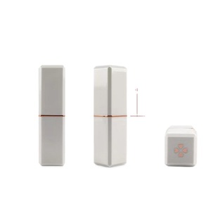 Tubos de Lápiz Labial Blancos con Forma de Trébol de Cuatro Hojas, 12.1mm, Envases Cosméticos de Plástico, 3.8g, Estampado en Caliente, Tubo Vacío Personalizable - Product Image 4