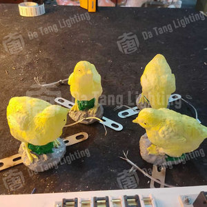 Sculpture décorative de coq lumineuse pour l'éclairage des pelouses, les paysages de parcs et la décoration des cours pendant les fêtes - Product Image 4
