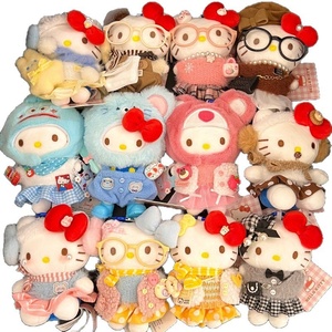 พวงกุญแจตุ๊กตาหมวกแดงนำโชคแบบใหม่ ชุดอุ่นๆ สำหรับฤดูหนาว พร้อมถุงของขวัญลายคิตตี้ - Product Image 5