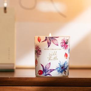 Bougie parfumée en cire de soja personnalisée en gros <span class=keywords><strong>avec</strong></span> des motifs colorés, des pots en verre et un couvercle - Cadeau de Diwali pour les bars et les mariages - Product Image 1