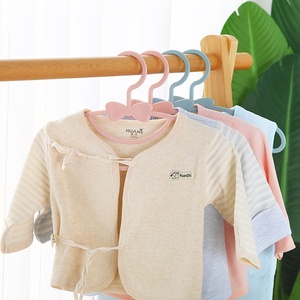 Colgador de <span class=keywords><strong>ropa</strong></span> de plástico multifuncional para niños, estante para pantalones de bebé sin costuras, soporte para <span class=keywords><strong>ropa</strong></span> de bebé para el hogar - Product Image 4