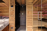 Sauna extérieur moderne en cèdre rouge massif avec fenêtres en verre, salle de douche et toilettes, taille et tension personnalisables