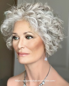 <span class=keywords><strong>Peluca</strong></span> Corta Rizada Color Sal y Pimienta Plateada, Pelucas Judías con Encaje Superior para Mujeres Mayores, 9x5 Sin Pegamento, Aspecto Natural de Cuero Cabelludo de Abuela - Product Image 2