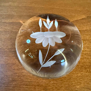 Sous-verre en verre classique Minimal Bloom, peint à la main, résistant à la chaleur et antidérapant, pour servir des cocktails et du whisky - Product Image 1