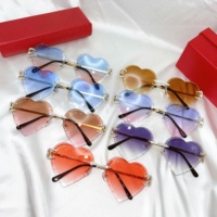 Nouvelles Lunettes de Soleil 2026 Unisexes Tendance Mode Diamants Monture Métallique Verres Dégradés Vente en Gros Lunettes Cœur Taillé