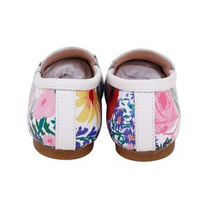 Su Ordine all'ingrosso Full Frain Slip In Pelle su Scarpe Basse Floreale Casual Fannullone Suola In Gomma - Product Image 4