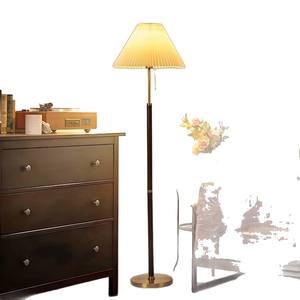 Lámpara de Pie de Estilo Retro Americano de Lujo con Luz Ambiental Plegable para Sala de Estar, Dormitorio y Hotel, para Uso junto al Sofá y la Cama - Product Image 4