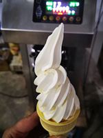 Commerciële Mini Mcdonalds Sundae Ijs Machine Zachte Dienen Met Ce