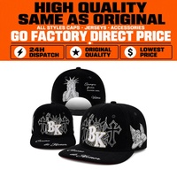 Gorra de Béisbol Era 2025 John & Stan, Diseño Nuevo, Alta Calidad, Roja, Bordado 3D Estéreo, 6 Paneles Planos, Cierre a Presión