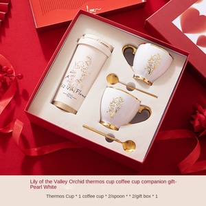 קופסת מתנה של שושנת היער - פשטות מודרנית סִגְנוֹן סט מתנה ליום האהבה ויום הולדת עבורה, קופסת נייר פרימיום לחברה - Product Image 6