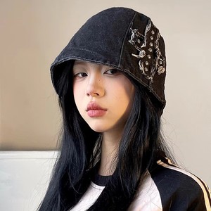 Chapeau Bob Coréen Noir Style Cowboy pour Femme, Tendance Niche, avec Rivets et Croix, Cache-Visage, Petit Bob Pêcheur 100% Coton - Product Image 1