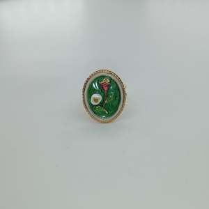 แหวนแฟชั่น สแตนเลสสตีล 316L ชุบทอง PVD  ลายดอกไม้เคลือบสีเขียว รูปทรงวงรี - Product Image 1