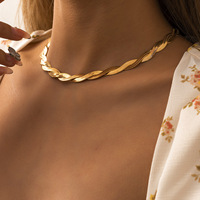Collier en chaîne serpent à double rang plat torsadé plaqué or 18 carats en acier inoxydable sans ternissement personnalisé en gros