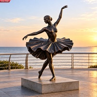 Sculpture YOUFINE grandeur nature en bronze antique de ballerine, statue métallique de danseuse érigeant sa jupe tutu, pour la décoration de la plage, de la place publique ou du parc