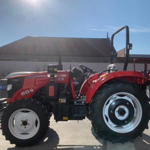 Nuevo tractor diésel de 200HP 4x4 con cabina climatizada, tractor de ruedas 4WD con bomba y transmisión accionadas por engranajes, de gran demanda. - Product Image 4