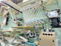 Nueva Línea de Producción de Toallas Sanitarias y Protectores Diarios Totalmente Automática con Servomotores, Rendimiento Estable y Servicio de Larga Duración