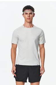 T-shirt da uomo in nylon spandex morbido come la seta, ad asciugatura rapida, con protezione UV, personalizzabile con logo, ideale per il business. - Product Image 2