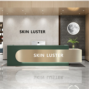 Comptoir de réception incurvé sur mesure Kisen pour salon de beauté, en acier inoxydable avec éclairage LED, pour institut de beauté, personnalisation du logo possible. - Product Image 3
