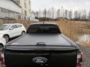 Couverture de benne manuelle enroulable en alliage d'aluminium, rétractable, étanche et verrouillable pour Toyota, <span class=keywords><strong>Ford</strong></span> Ranger, GMC <span class=keywords><strong>Sierra</strong></span> - Product Image 3