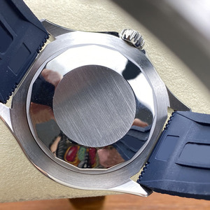 Retro 42mm Sport Diving <b>Watch</b> with Automatic Winding and 300 Meter Waterproof Design Bold Design with Luminous Ceramic <b>Ring</b> Dial - Product Image 4