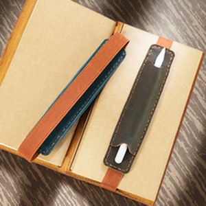 Funda elástica para bolígrafo A5 personalizada, funda para bolígrafo de cuero de vaca para cuaderno, soporte para bolígrafo táctil de diario de PVC para planificador diario - Product Image 2