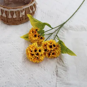 Vendita di fabbrica 3 teste di seta gialla girasole decorativo piccoli fiori gialli mazzi di fiori artificiali palla di crisantemo mazzo