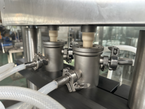 Machine de <span class=keywords><strong>remplissage</strong></span> et de bouchage de flacons de parfum de bureau à bloc unique Yqx-3 pour bouteilles et flacons sous vide - Product Image 3