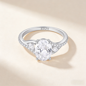 Anillo de Compromiso con Diamante de Corte Ovalado, Plata 925 con Baño de Rodio, Engaste de Garras, Joyería Fina Clásica para Mujer - Product Image 5