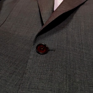 Traje Gris Lavable a Máquina para Hombre, Corte Slim Fit, Conjunto de 2 Piezas, Formal de Negocios, Boda, Sin Arrugas, Hecho a Medida, Oficina, Cierre de un Botón - Product Image 6