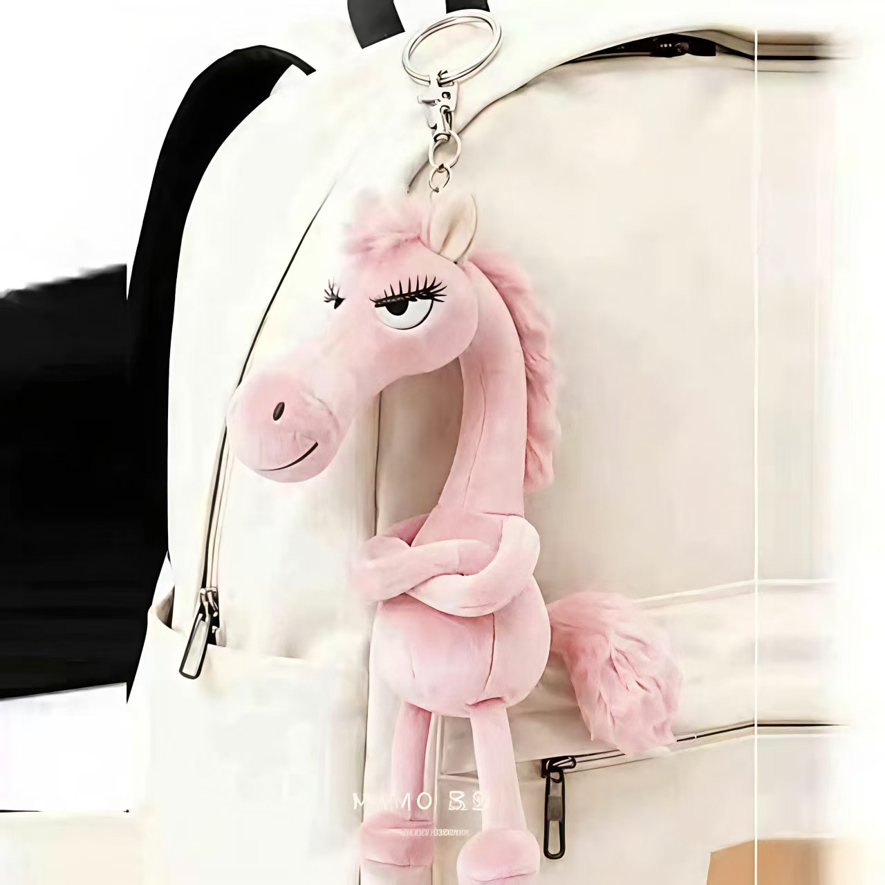 Ciondolo a forma di cavallo rosa con catena