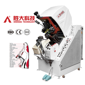 Machine de formage de bout de chaussure hydraulique <span class=keywords><strong>automatique</strong></span> à 7 griffes pour mocassins et chaussures scolaires, avec échange <span class=keywords><strong>automatique</strong></span> des pieds gauche et droit, personnalisée par l'usine SHENGDA - Product Image 2