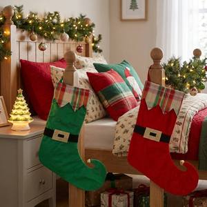 Grandi Calze Natalizie a Forma di Stivale da Elfo, Rosse e Verdi in Feltro con Campanello e Polsino a Quadri, Sacchetti Regalo Festivi da Appendere, Set da <span class=keywords><strong>2</strong></span> - Product Image 4