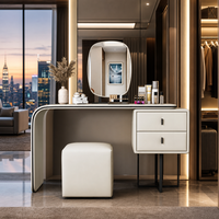 Ensemble de meubles de salle de bain en bois massif de luxe, couleur crème, style moderne minimaliste, table de maquillage en cuir, meubles de rangement pour chambre à coucher