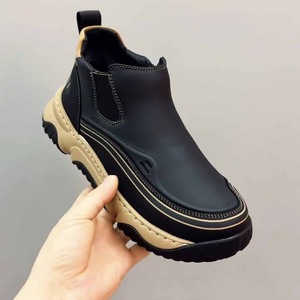 Nuevos Zapatos de Cuero Casuales Hechos a Mano para Hombre, Estilo Retro con Punta Ancha, Sin Cordones, Suela Gruesa, Transpirables y Modernos - Product Image 3