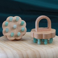 Masseur de tête en bois avec logo personnalisé, outil de massage du cuir chevelu Gua Sha, peigne de massage des méridiens à 9 dents en aventurine verte, forme de fleur, CE