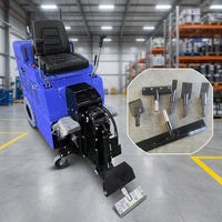 Tour électrique sur la machine industrielle de grattoir de plancher