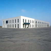 Entrepôt à structure métallique de grande envergure, hangar industriel préfabriqué à portée ultra-large et à plafond clair