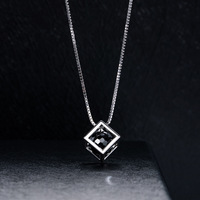 Collier pendentif en forme de cube de Rubik en moissanite noire de 8*8 mm, argent sterling S925, collier élégant pour femmes, vente en gros d'usine
