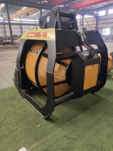 Cucharón de cribado giratorio Soosan de 0.7CBM para excavadoras de 11-17 toneladas, para la separación de arena y grava en trabajos de construcción - Product Image 2
