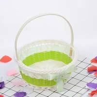 Panier à fleurs en rotin plastique fait main aux couleurs riches, magnifique pour un mariage