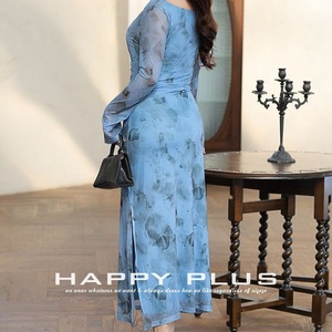 รันฉี ชุดเดรสทรงเข้ารูปสำหรับผู้หญิงไซส์ใหญ่ สีฟ้า คอวัว แขนยาว พิมพ์ลาย ทรงเข้ารูป พร้อมชั้นผ้าบาง รุ่น N9013 - Product Image 3