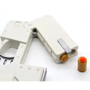 נמכר חם לילדים צעצוע מתקפל אקדח הדמיית צעצוע אוטומטי קופץ אקדח כדורים רך צעצוע אינטראקטיבי