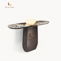 Table console en acier inoxydable de style italien haut de gamme, plateau en marbre, design moderne et simple pour villa de luxe, salon, véranda, en bois.
