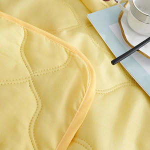 <span class=keywords><strong>Couvre</strong></span>-<span class=keywords><strong>lit</strong></span> en relief ultrasonique de couleur jaune vif, fabricant chinois - Product Image 3
