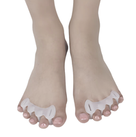 Entretoises orthopédiques en gel de silicone à trois trous pour orteils superposés, soulagement de la friction, alignement des pieds en silicone, vente en gros