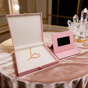 ผู้ผลิตที่ได้รับการรับรองมาตรฐาน CE ออกแบบการ์ดอวยพรวิดีโอสุดหรูพร้อมหน้าจอแสดงผล HD เสียง <span class=keywords><strong>MP3</strong></span> กล่องยกฝาเปิดได้ สำหรับโปรโมทแบรนด์ - Product Image 2